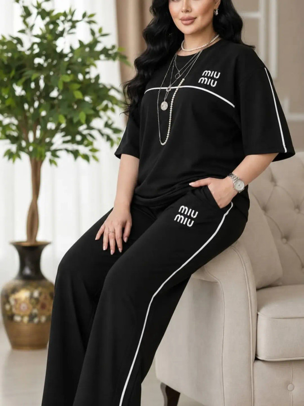 ست دو تیکه (تیشرت + شلوار) Miu Miu