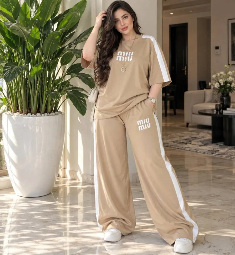 ست دو تیکه تیشرت و شلوار گلکسی پنبه Miu Miu