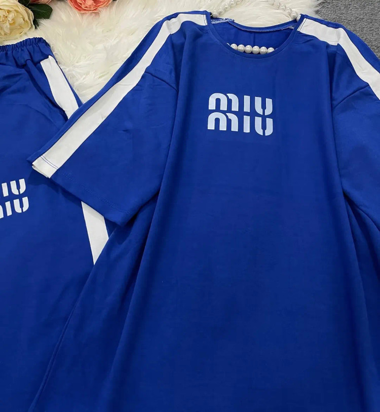 ست دو تیکه تیشرت و شلوار گلکسی پنبه Miu Miu